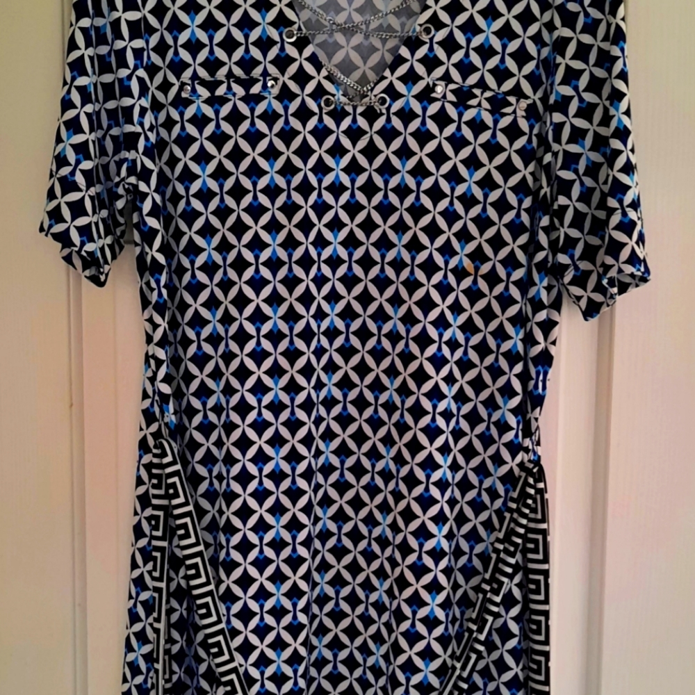 Very cute WHBM dress with chain accent